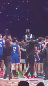 2米29恐怖身高!法尔在名人赛这帮球员里头,也太显眼了!