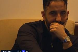 镜报:阿莫林现场观看阿尔卡拉斯比赛,被曼联解雇后获1000万英镑