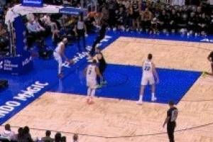 2-1!麦丹反击暴扣 但因吊筐时间长被吹技犯送贝恩1分